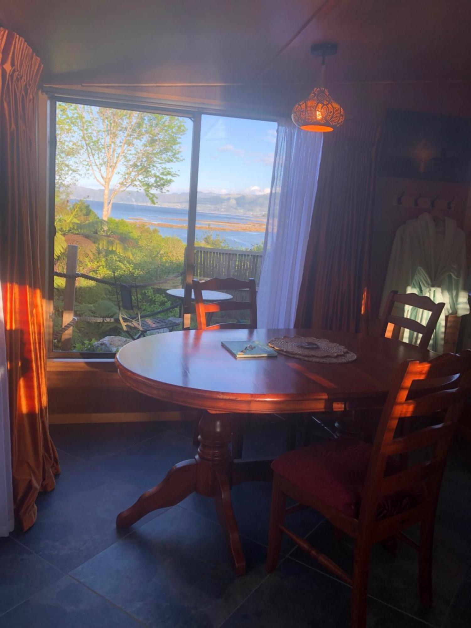 Heron Hideaway At First Light Rangihaeata Retreat Extérieur photo